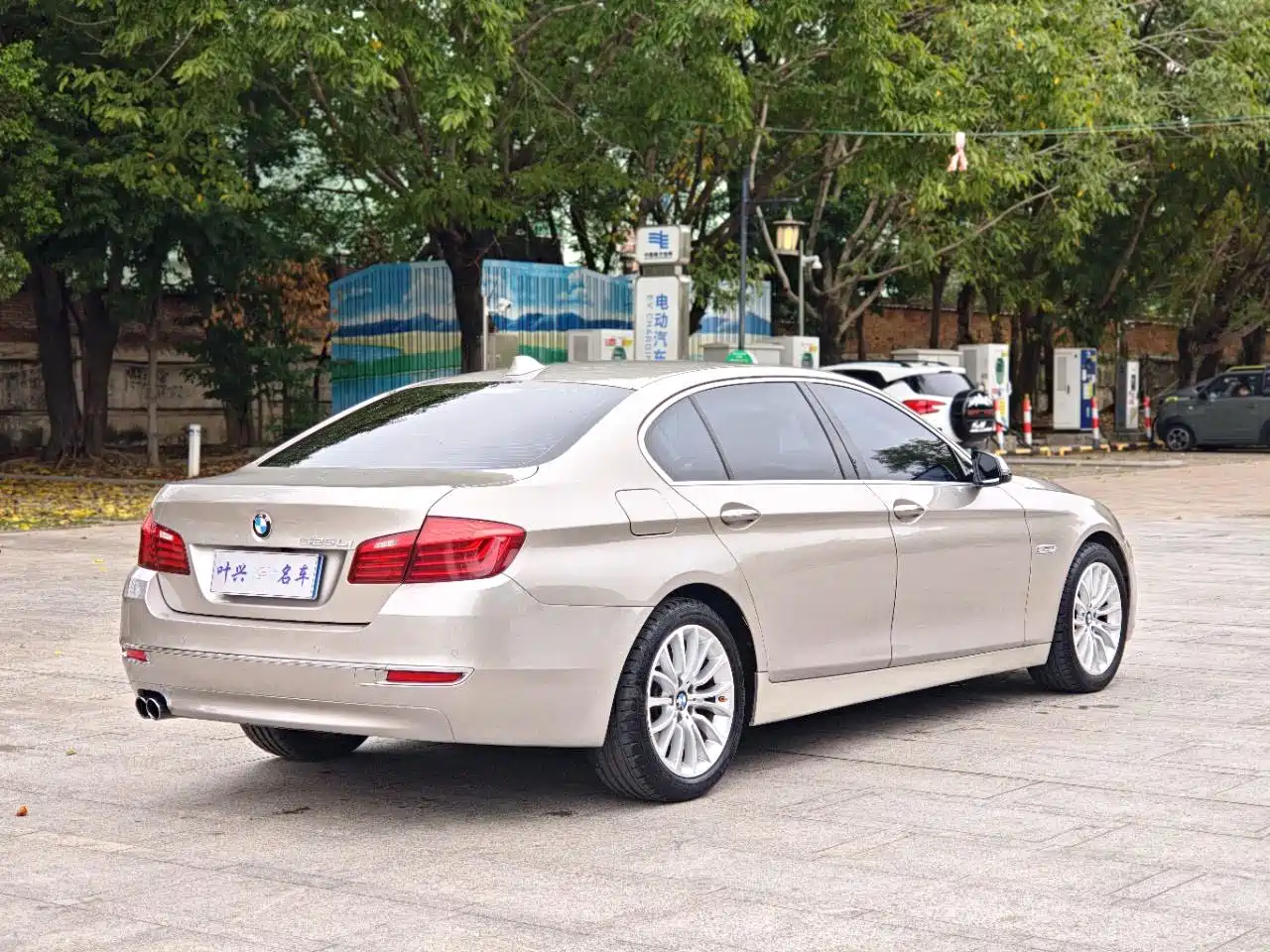 BMW 5 Series 2017 525Li Luxury Design Package фото 16