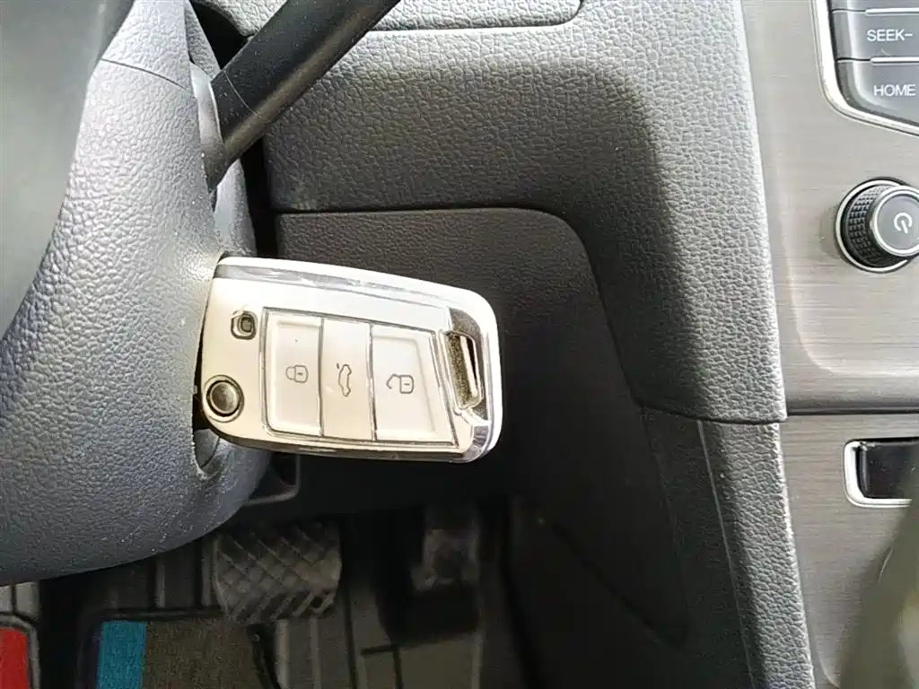 Volkswagen Golf 2016 1.6L Automatic Comfort фото 9