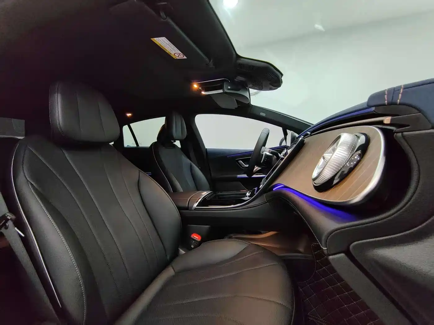 Mercedes-Benz EQE 2022 350 Pioneer Edition фото 9