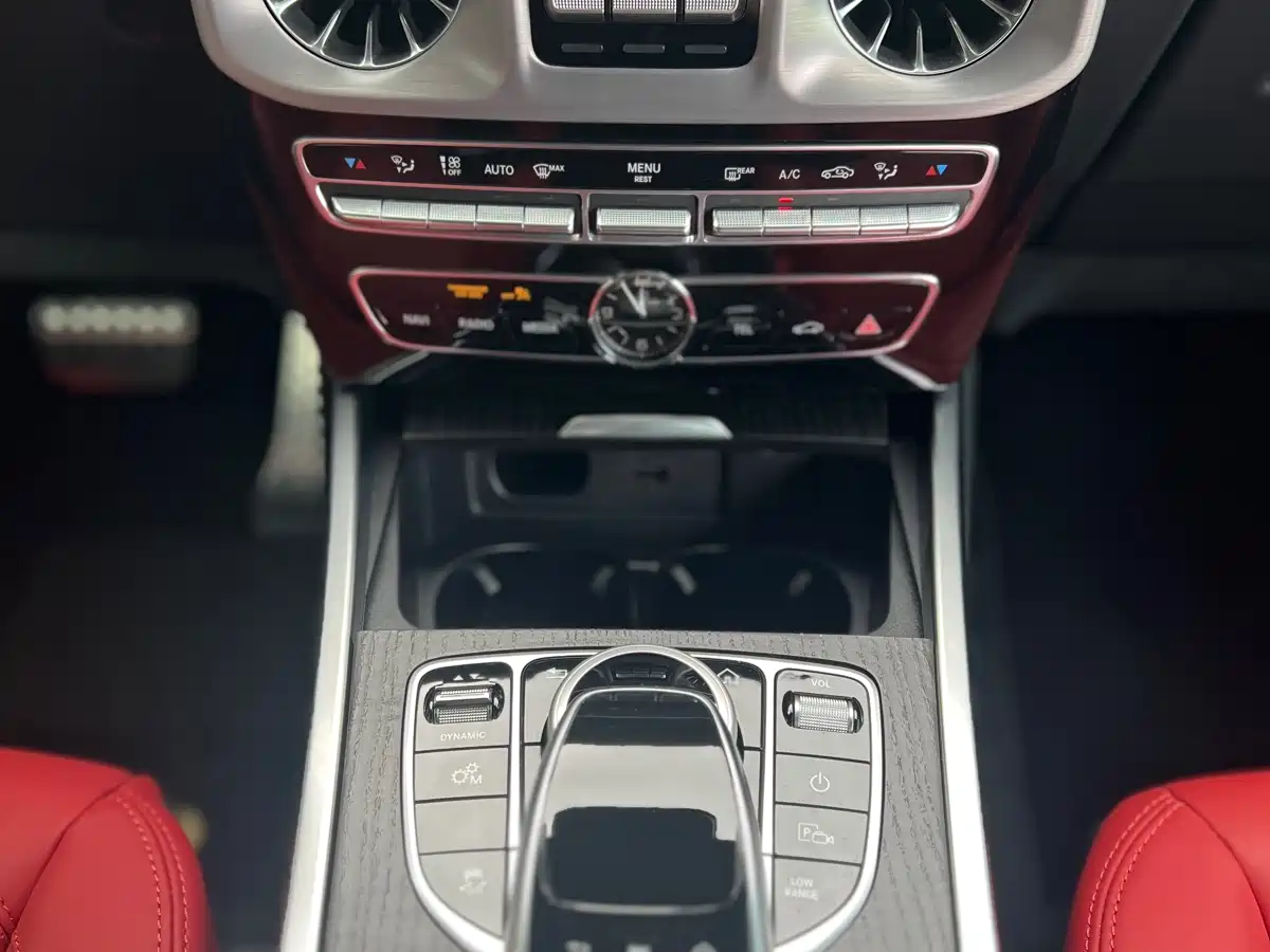 Mercedes-Benz G-Class 2024 G 500 фото 12