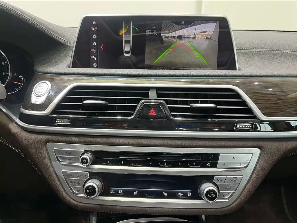 BMW 7 Series 2018 730Li Leading Type Excellence Package фото 18