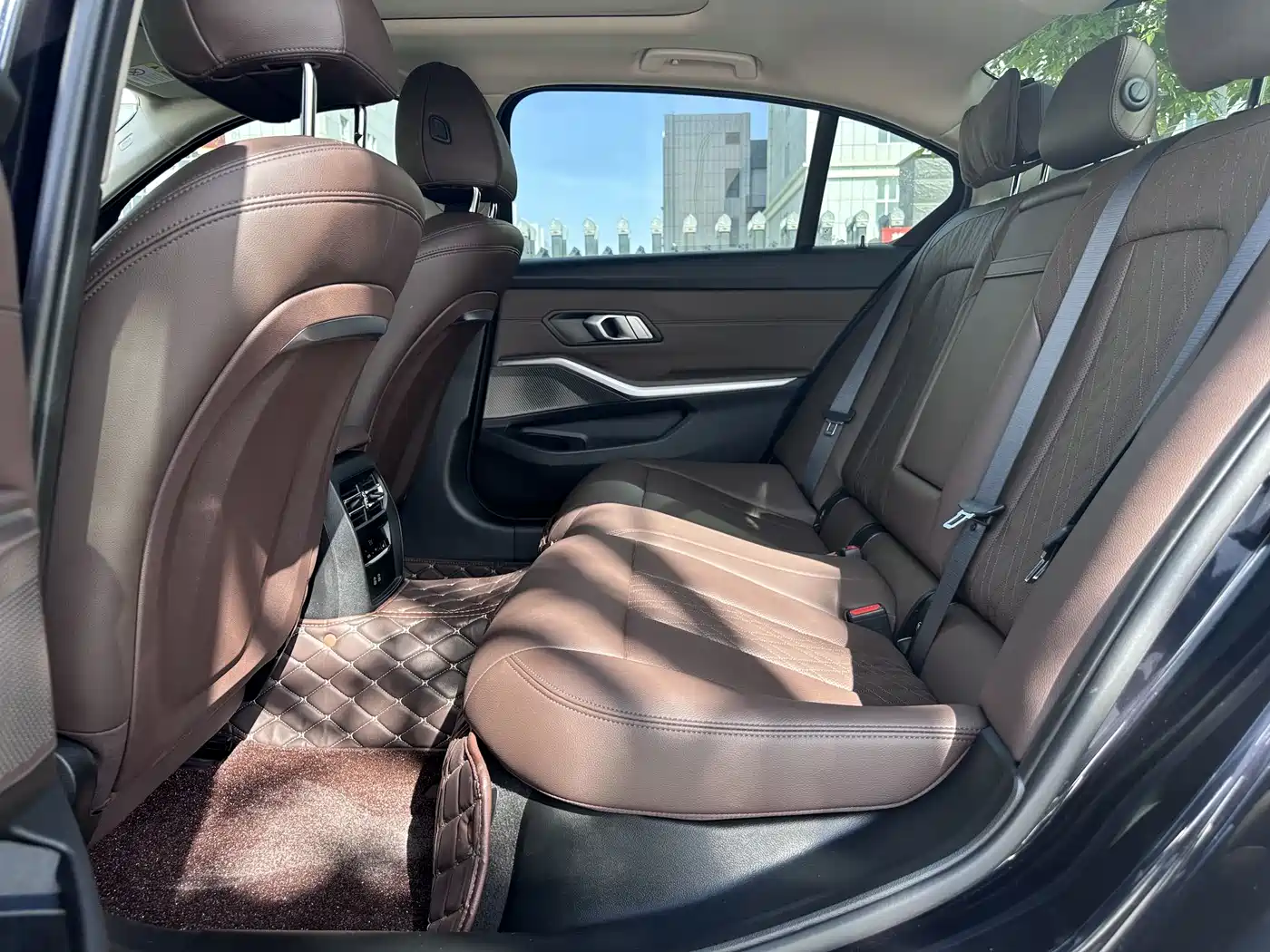 BMW 3 Series 2023 320Li M Sport Package фото 10