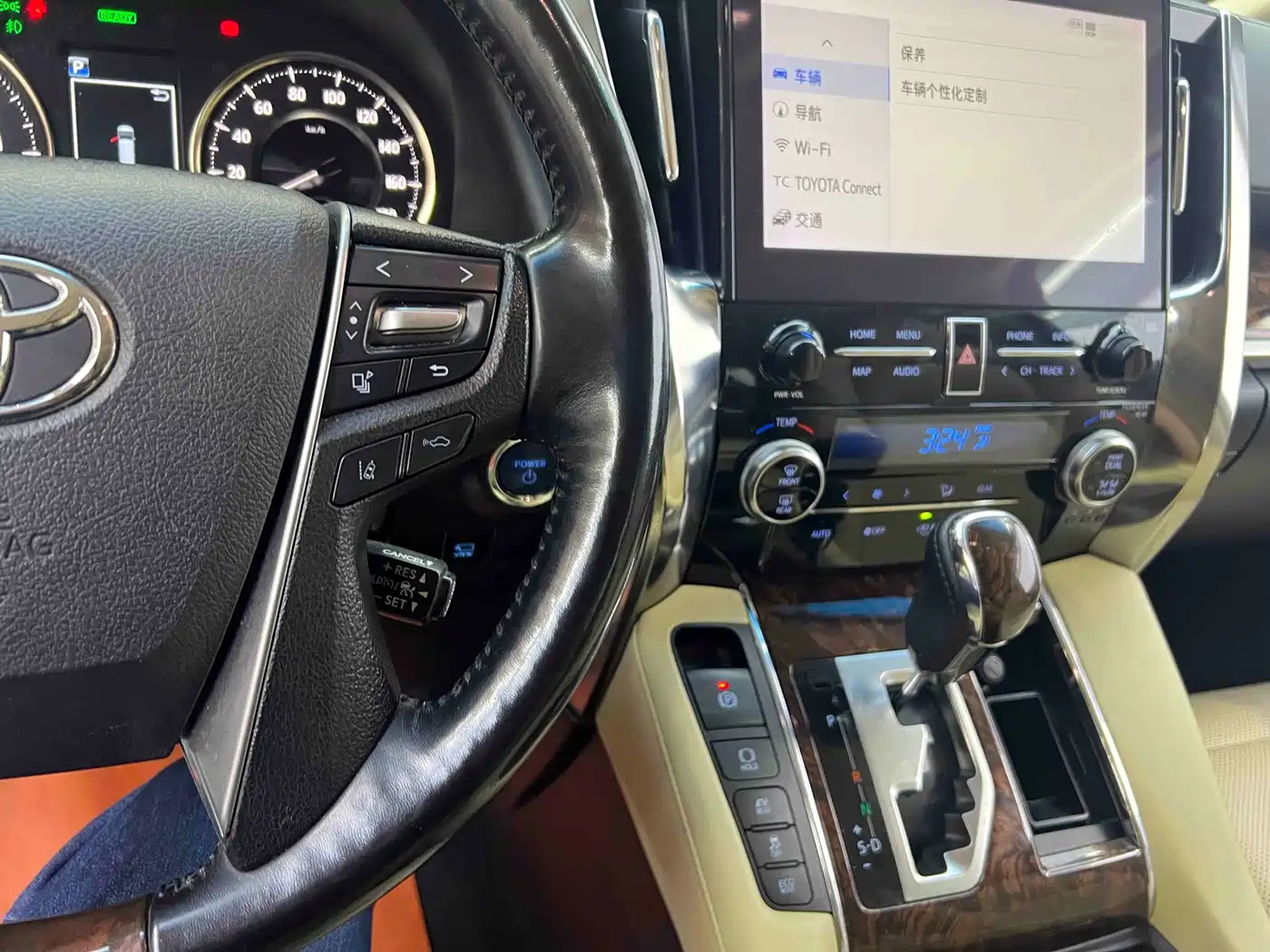 Toyota Alphard 2021 Hybrid 2.5L Luxury фото 14