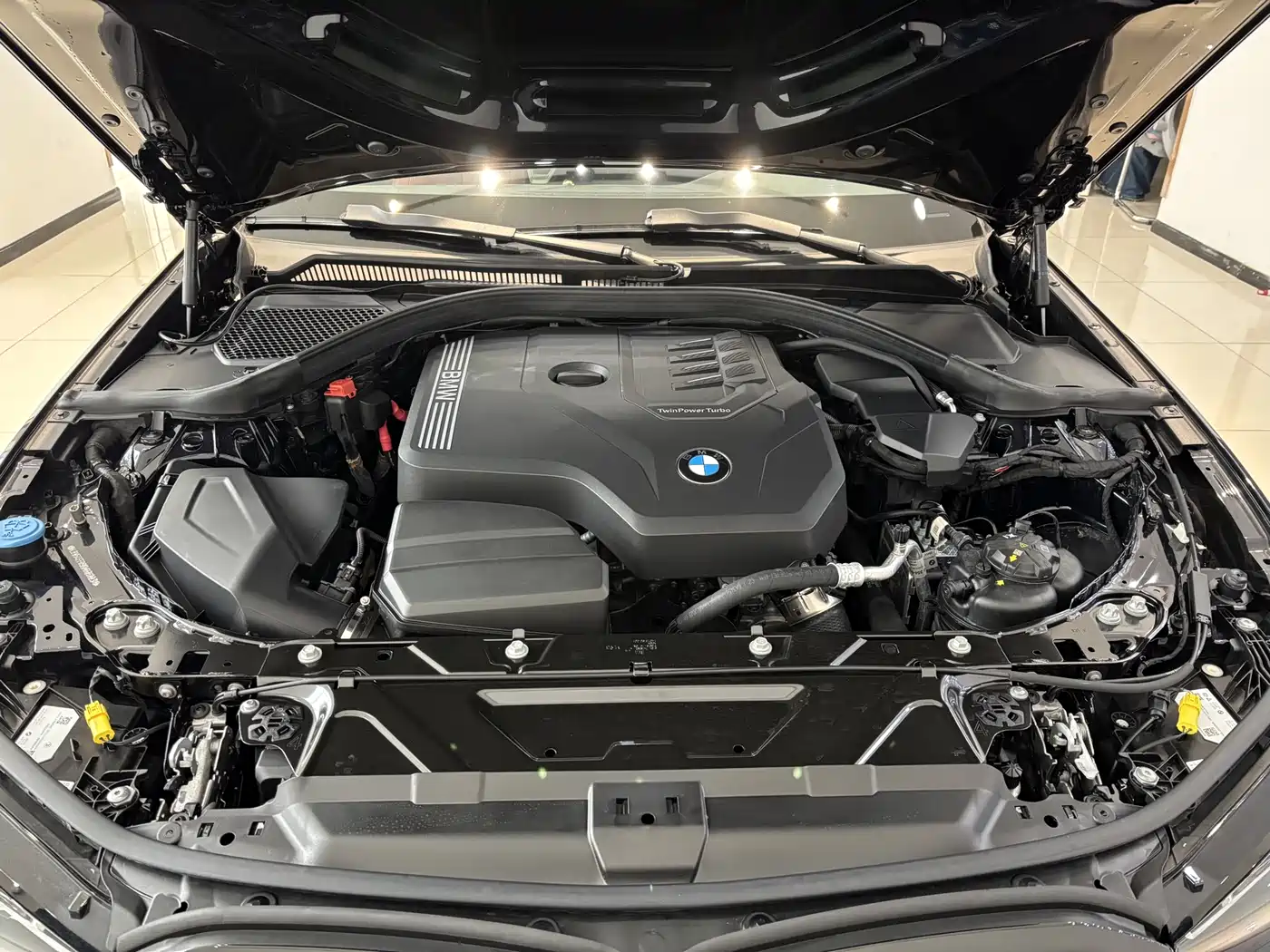 BMW 3 Series 2023 325i M Sport Black Night Package фото 25