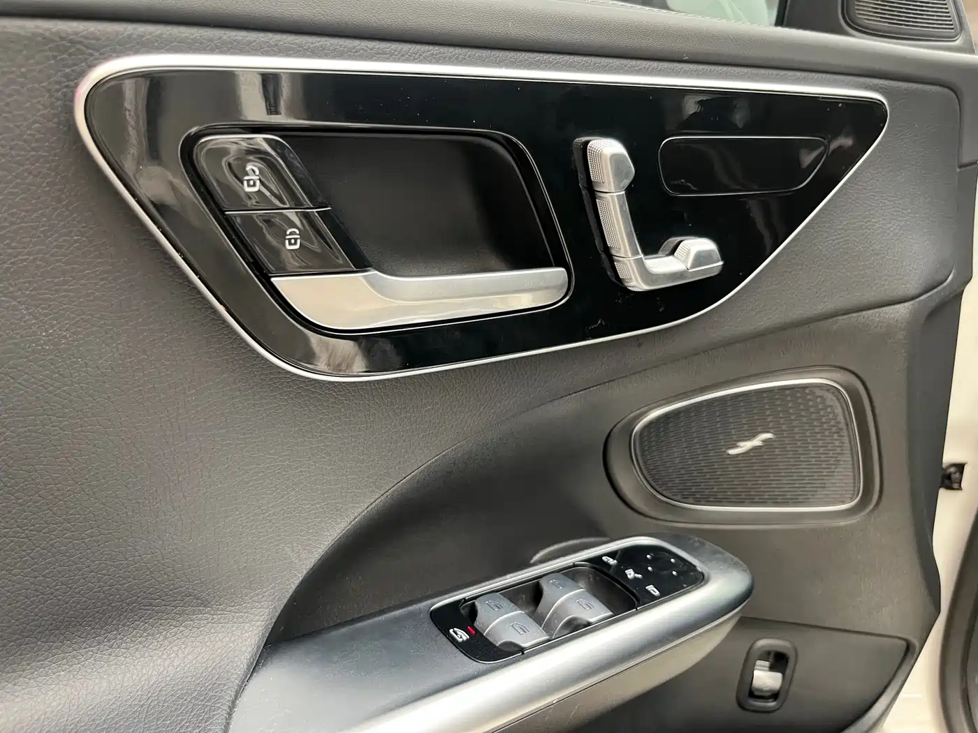 Mercedes-Benz C-Class 2025 C 260 L Sport Edition фото 10