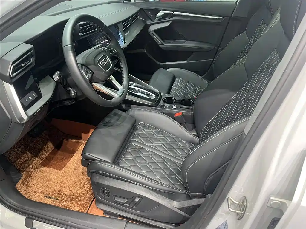 Audi A3 2025 Sportback 35TFSI Flying Premium фото 13