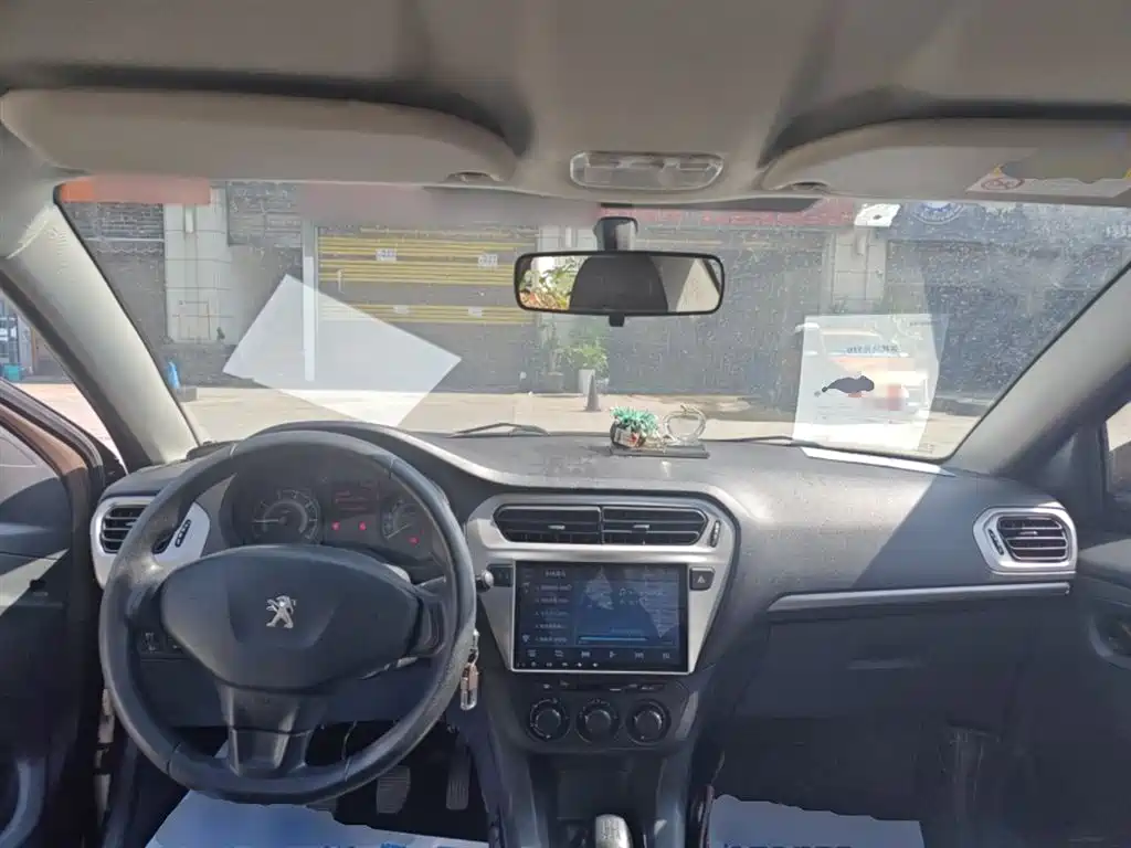 Peugeot 301 2016 1.6L Manual Comfort Edition фото 10