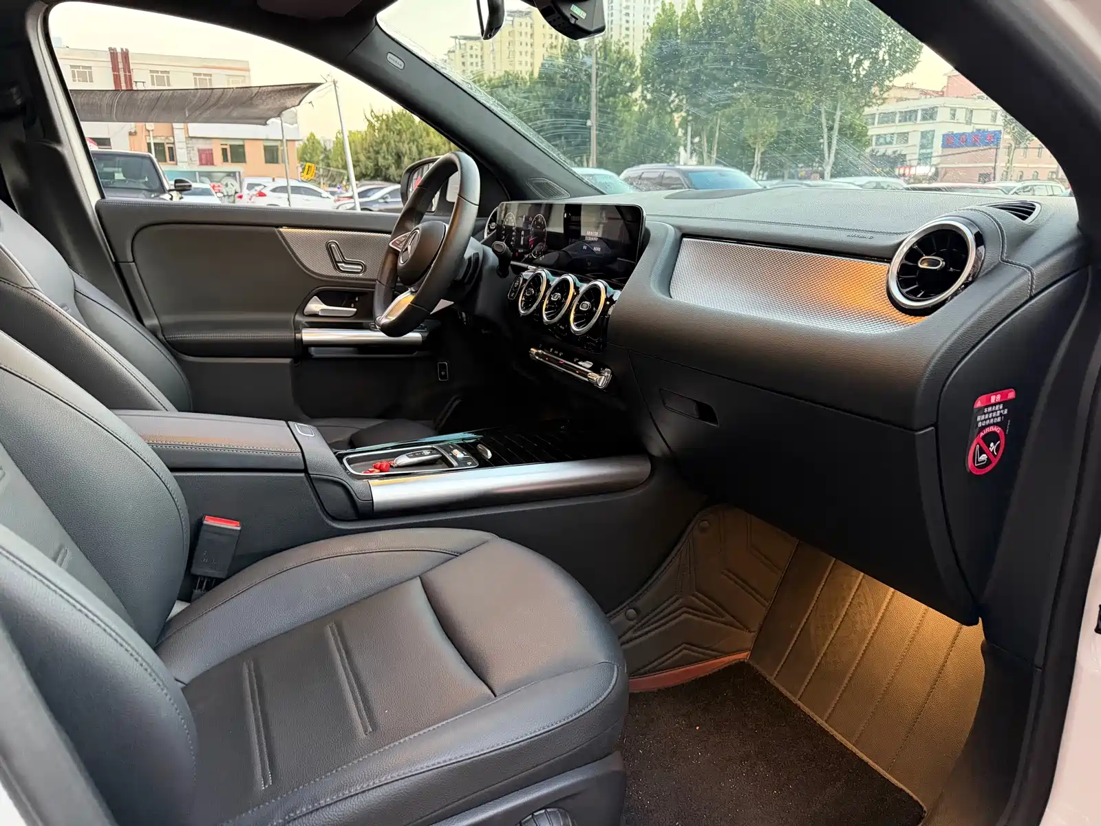 Фото 14 - Mercedes-Benz GLA