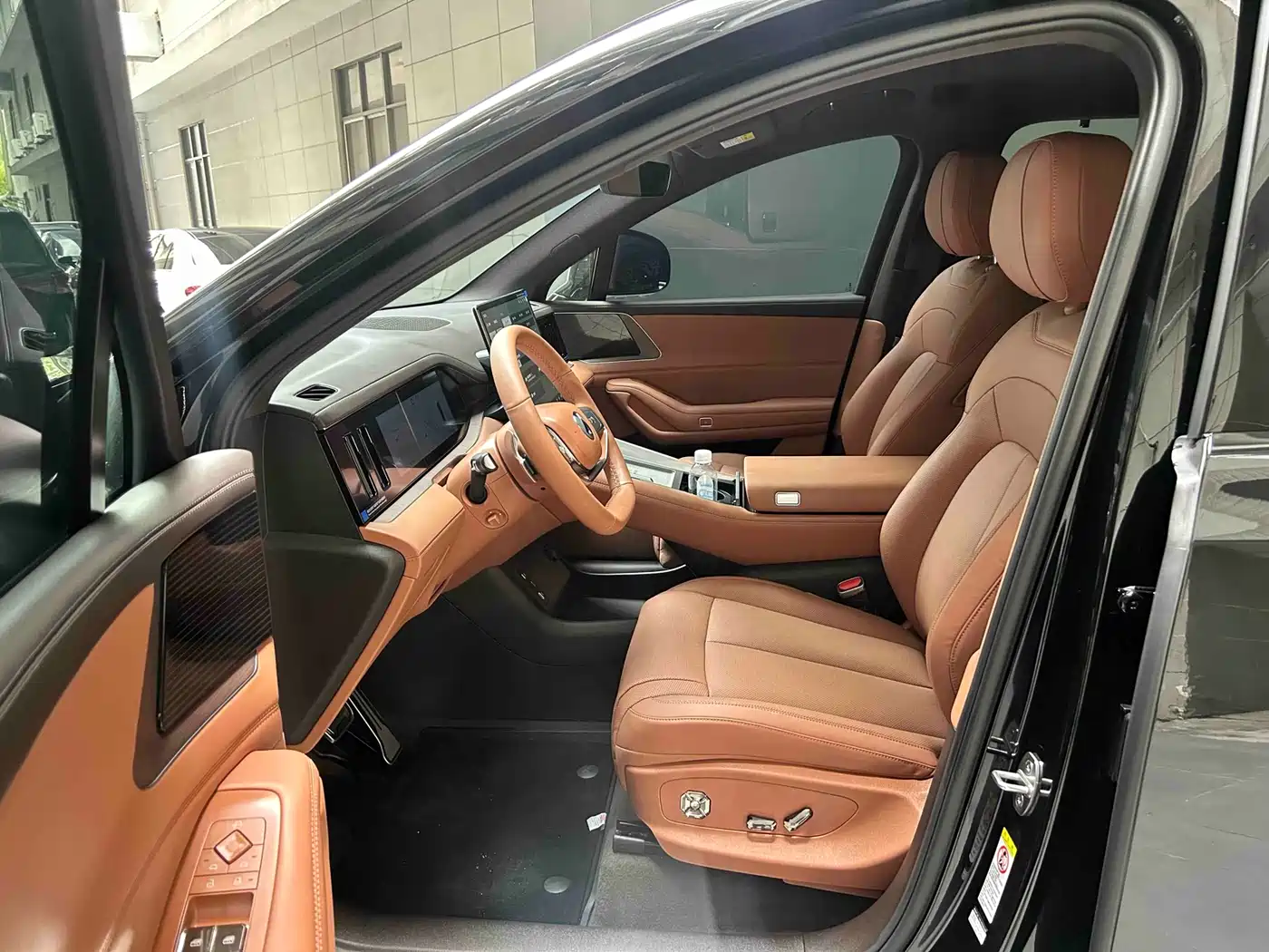Denza N8L 2026 Model Prestige Edition фото 8