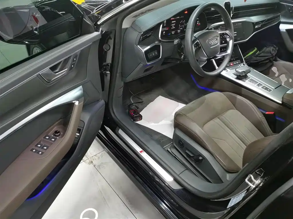 Audi A7L 2024 45TFSI S-line Dream Edition Crystal Package фото 16