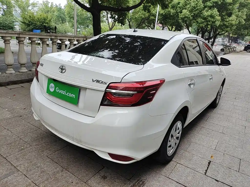 Toyota Vios 2022 1.5L 20th Anniversary Edition фото 7