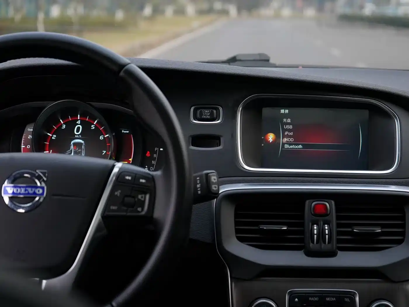 Фото 9 - Volvo V40
