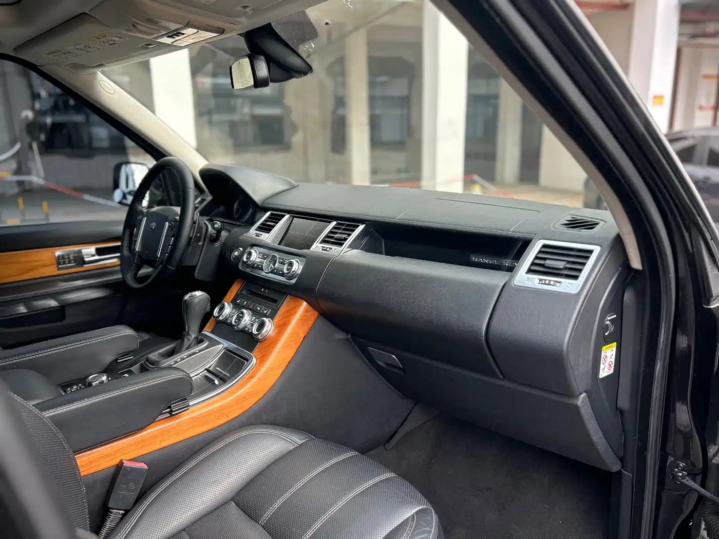 Land Rover Range Rover Sport 2011 3.0 TDV6 Diesel фото 35