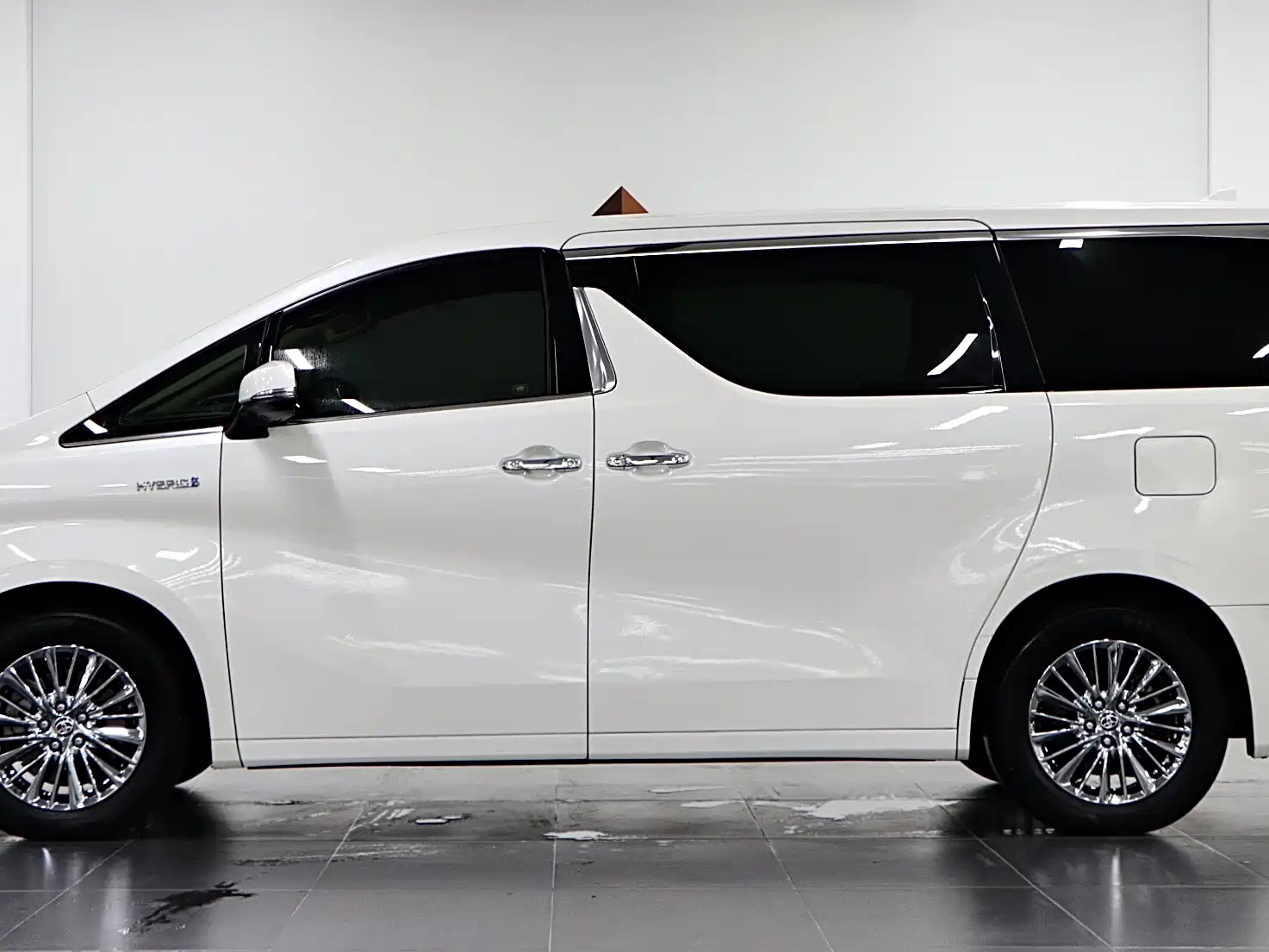 صورة 7 - Toyota Alphard
