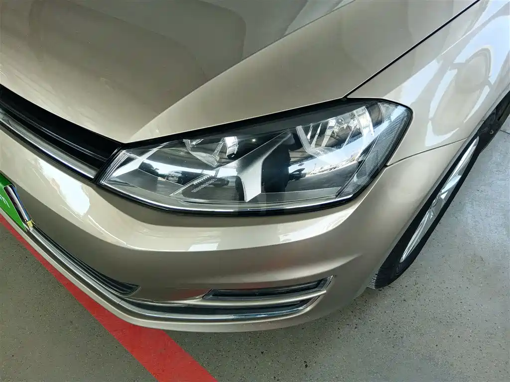 Volkswagen Golf 2016 1.6L Automatic Fashion фото 18