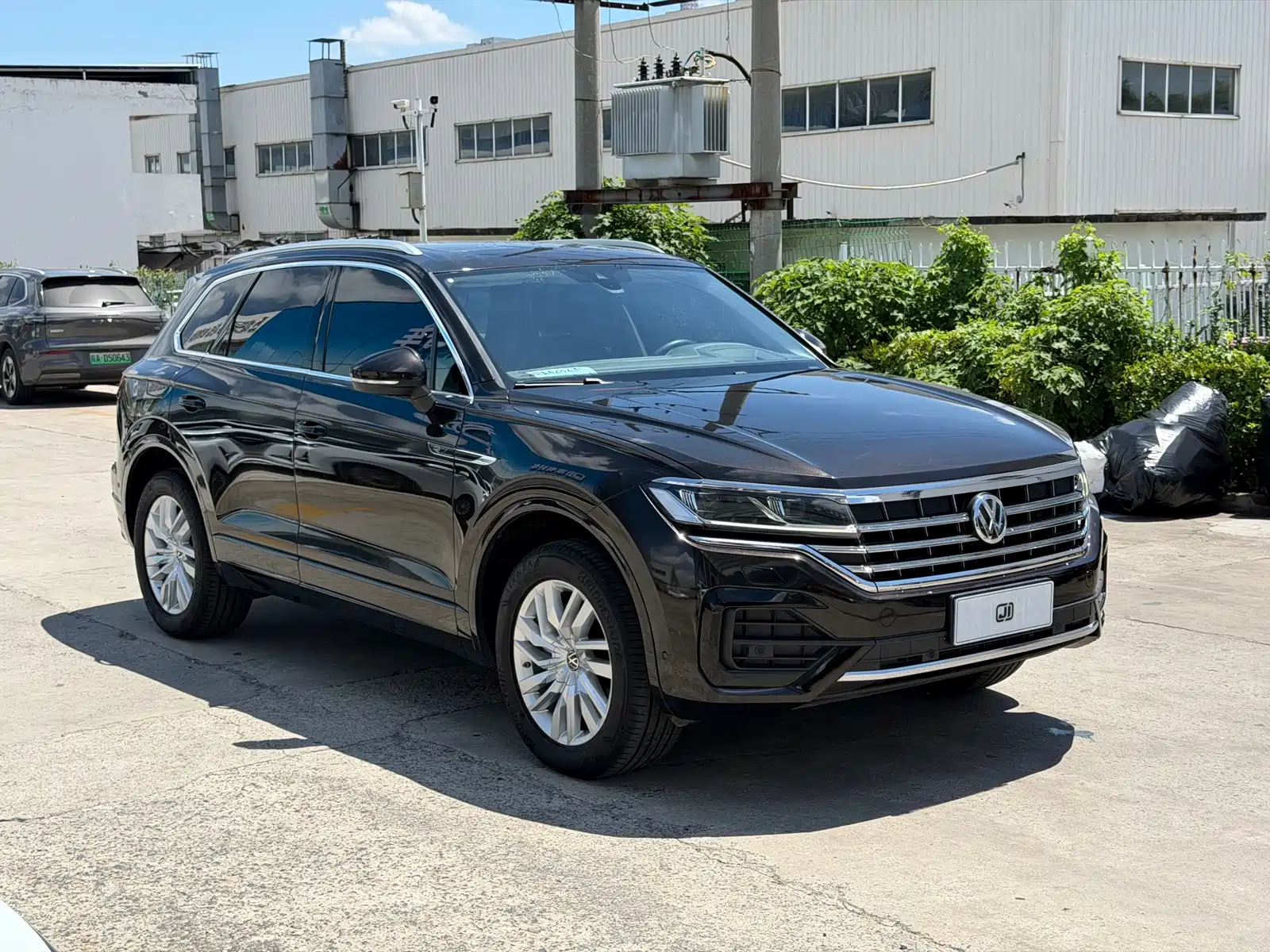 Фото 3 - Volkswagen Touareg