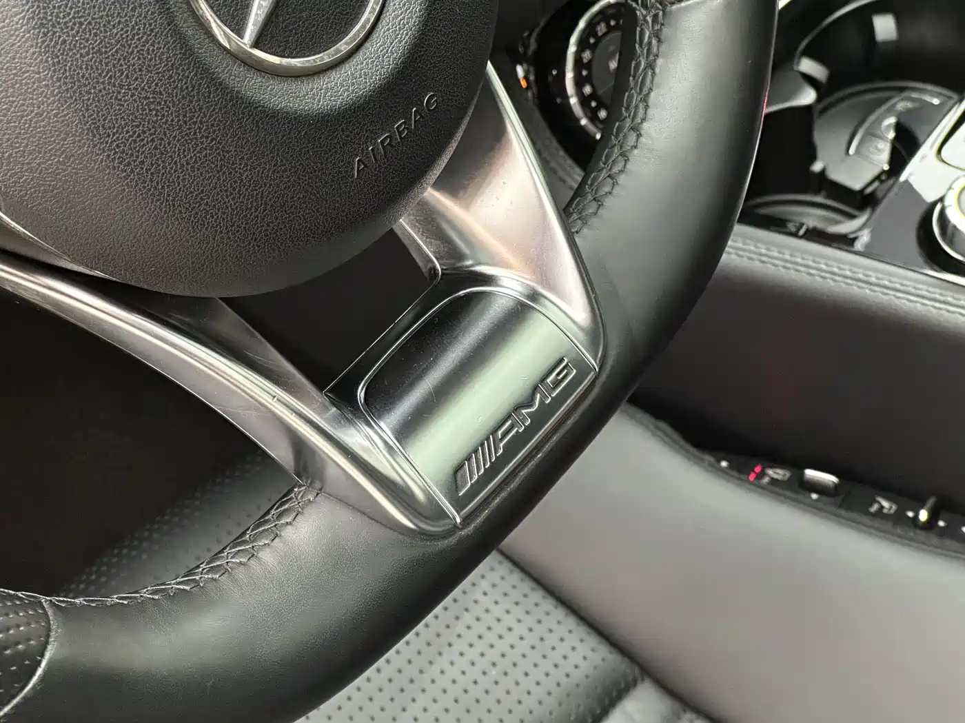 Mercedes-Benz CLS AMG 2015 AMG CLS 63 4MATIC фото 23