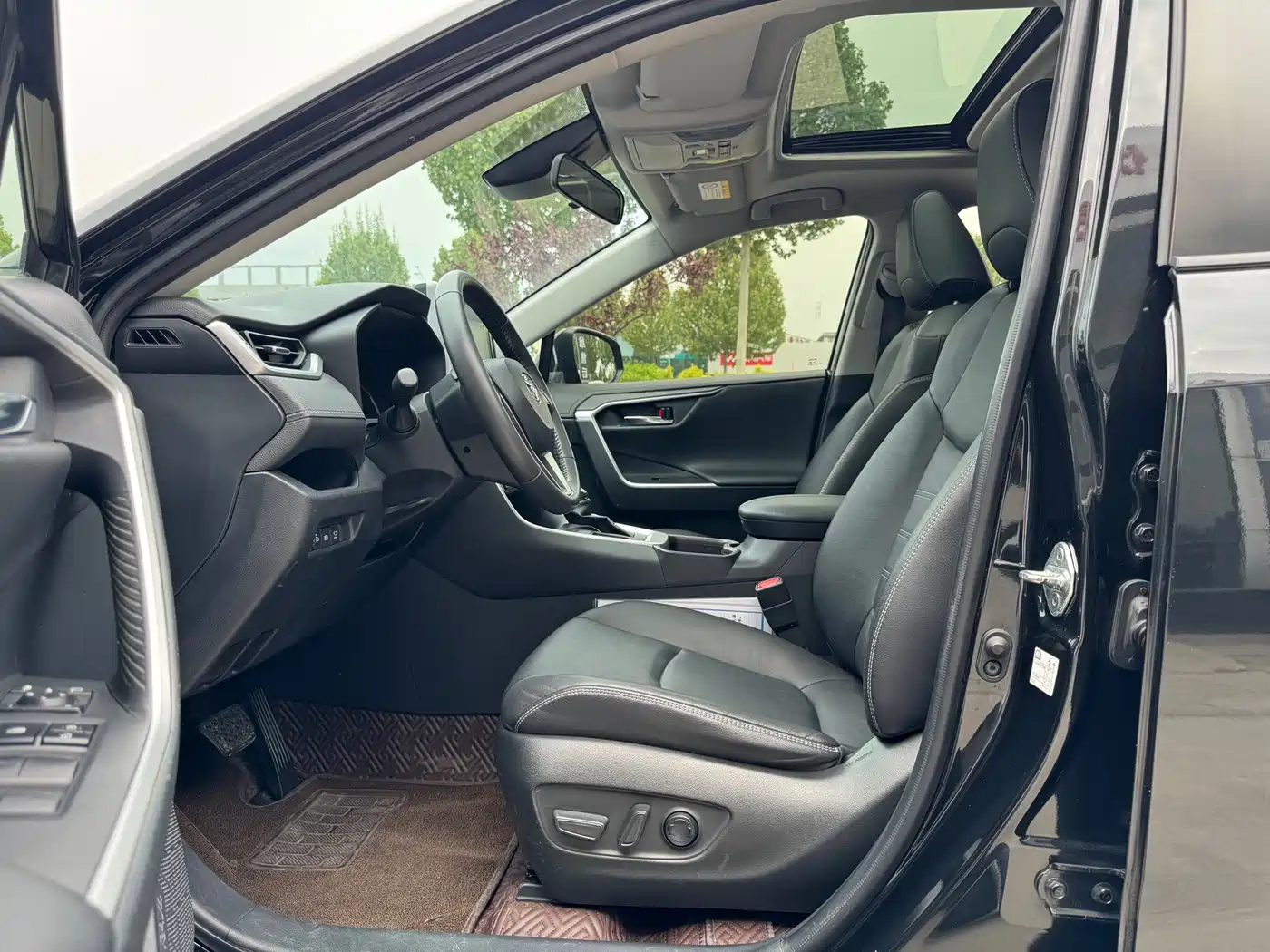 Toyota RAV4 Rongfang 2020 2.0L CVT 2WD Fashion PLUS фото 9
