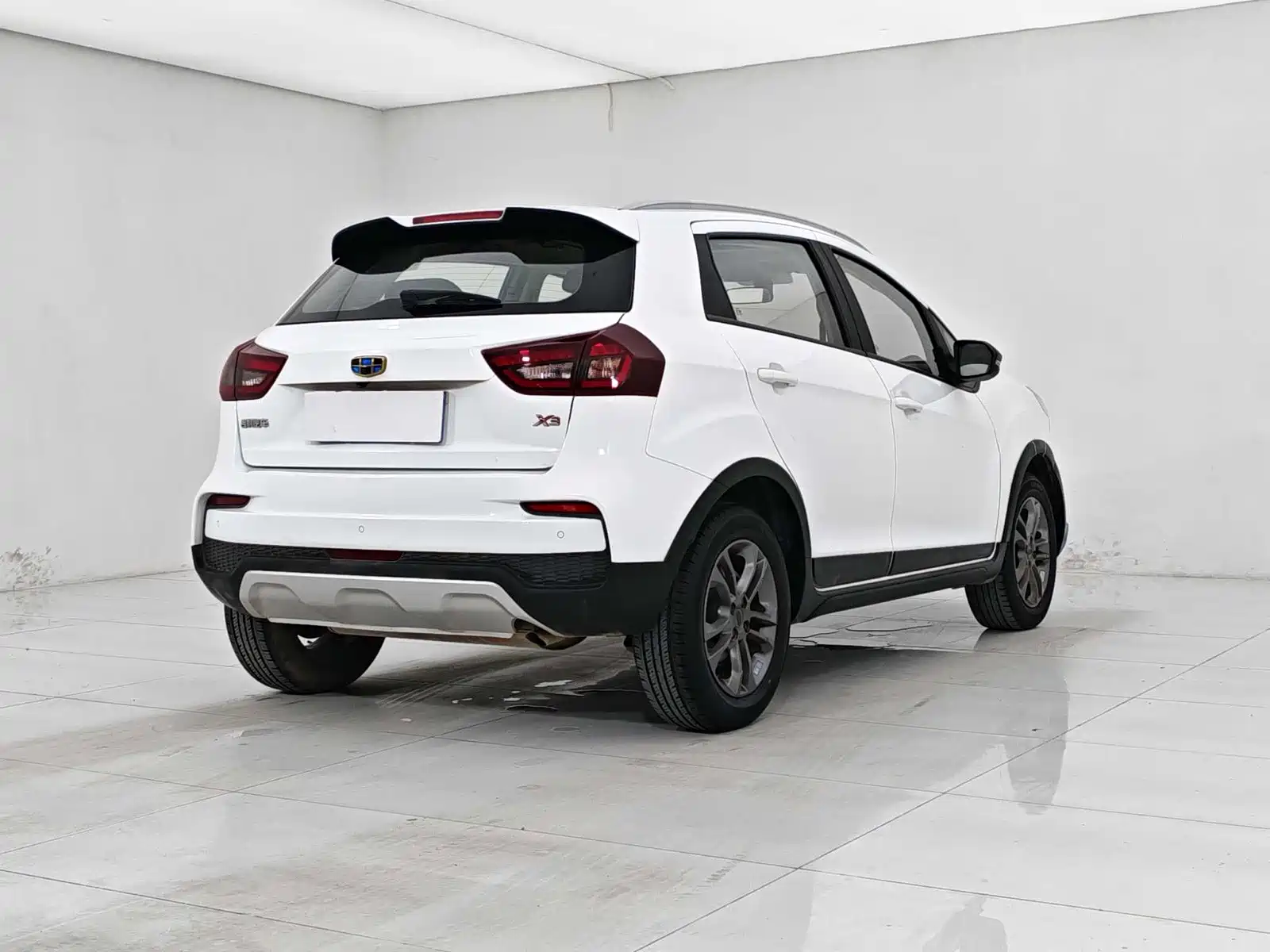 Фото 5 - Geely Vision X3