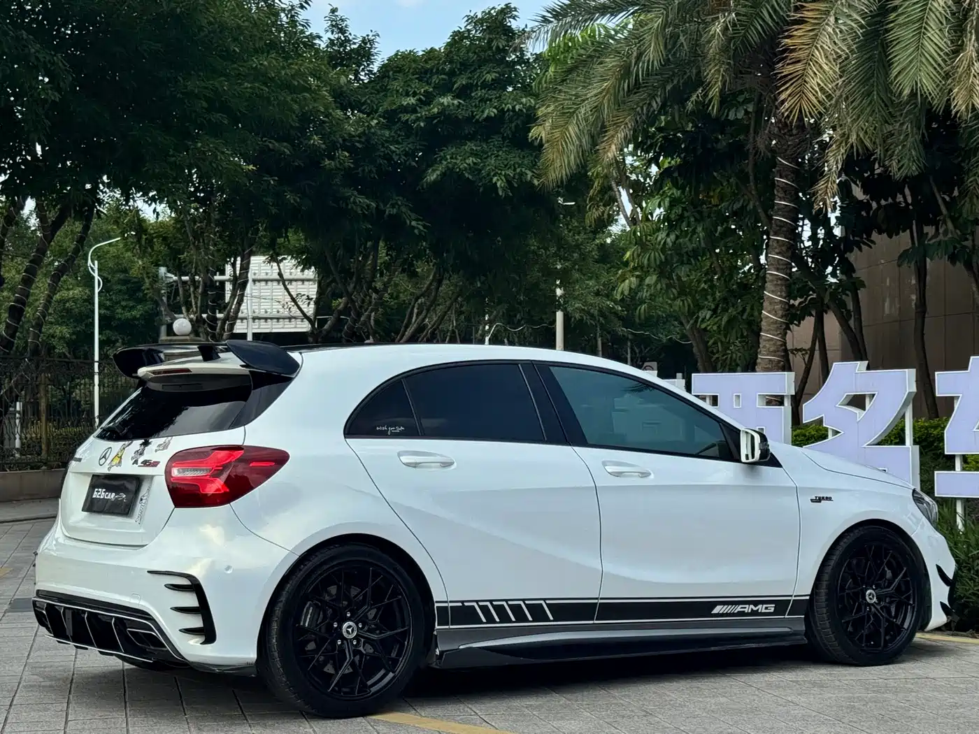 Mercedes-Benz A-Class AMG (Import) 2016 AMG A 45 4MATIC фото 4
