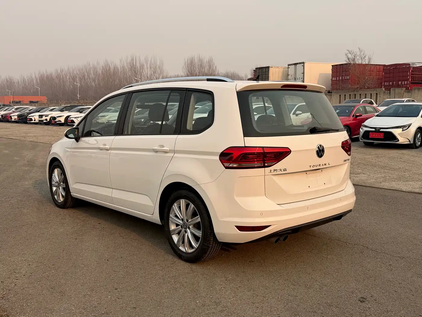VOLKSWAGEN TOURAN