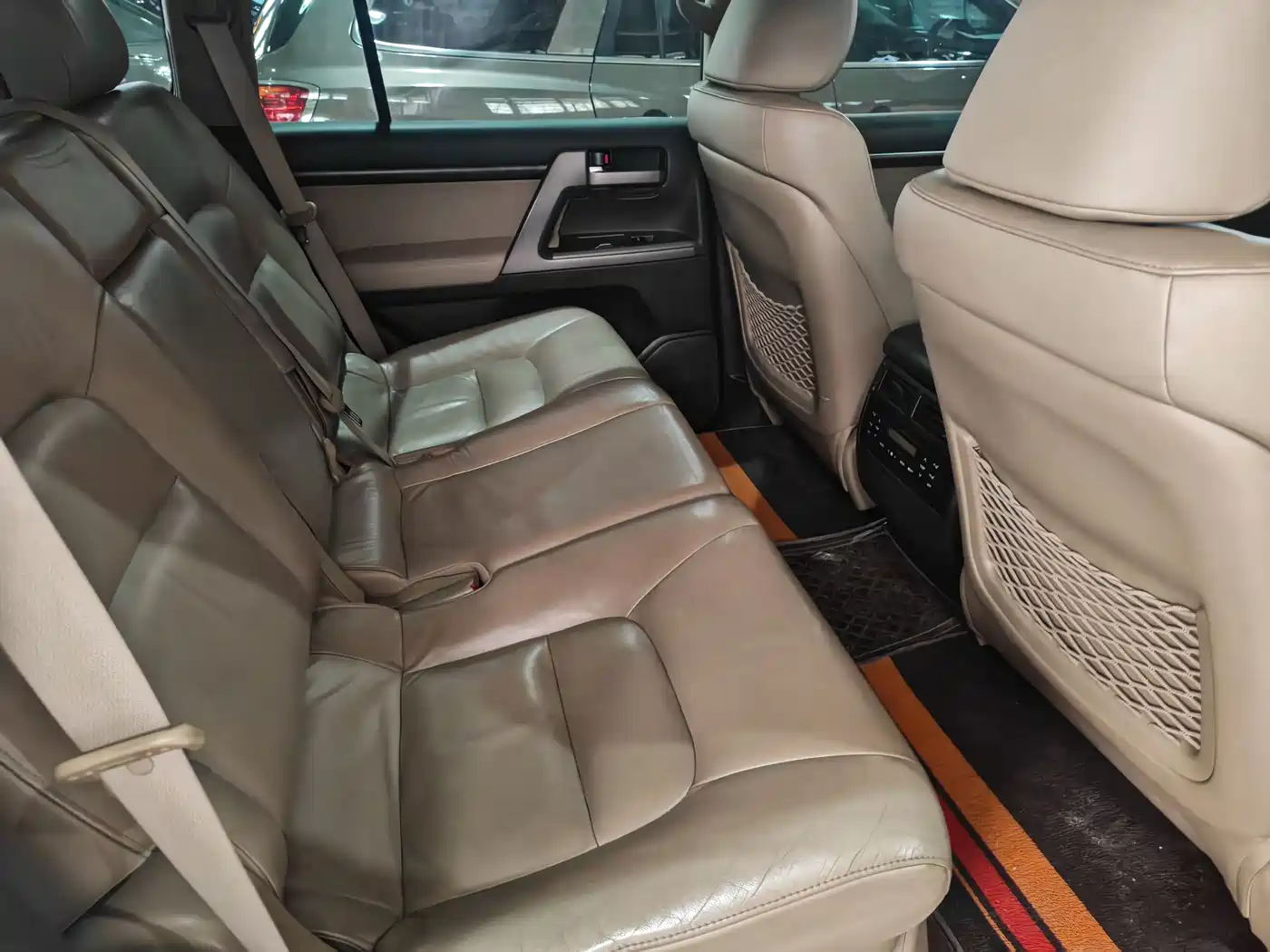 Toyota Land Cruiser 2010 Model 4.0L Automatic VX фото 10