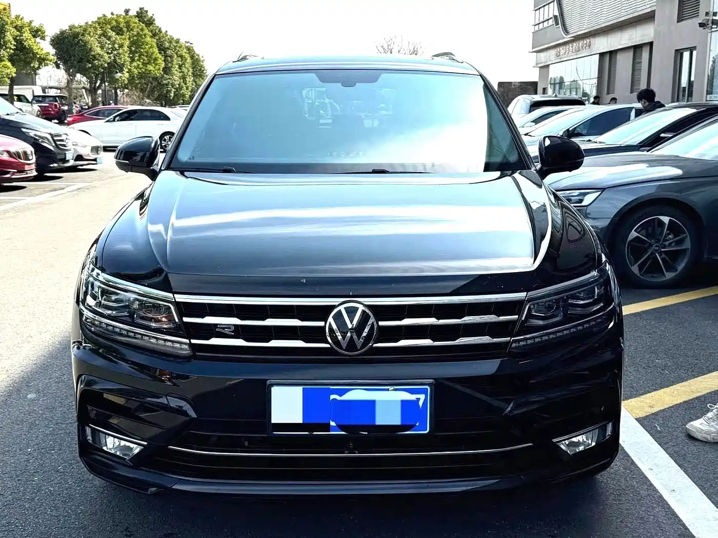 Volkswagen Tiguan L 2021 330TSI Automatic 2WD R-Line Premium фото 2