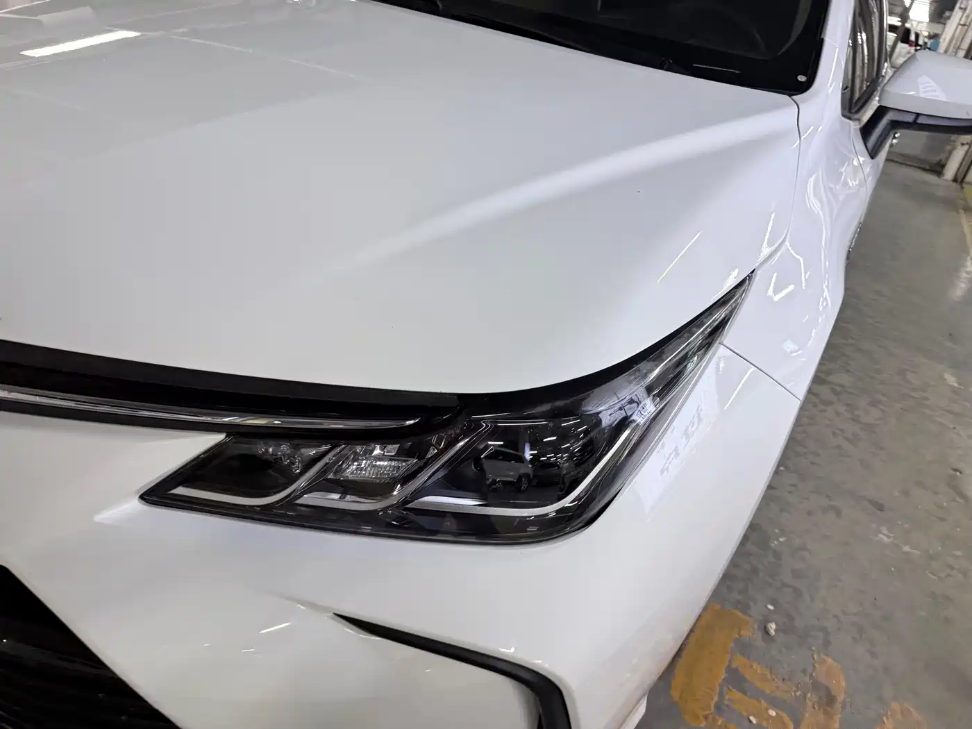 Toyota Corolla 2019 Hybrid 1.8L E-CVT GL-i Elite Edition фото 4