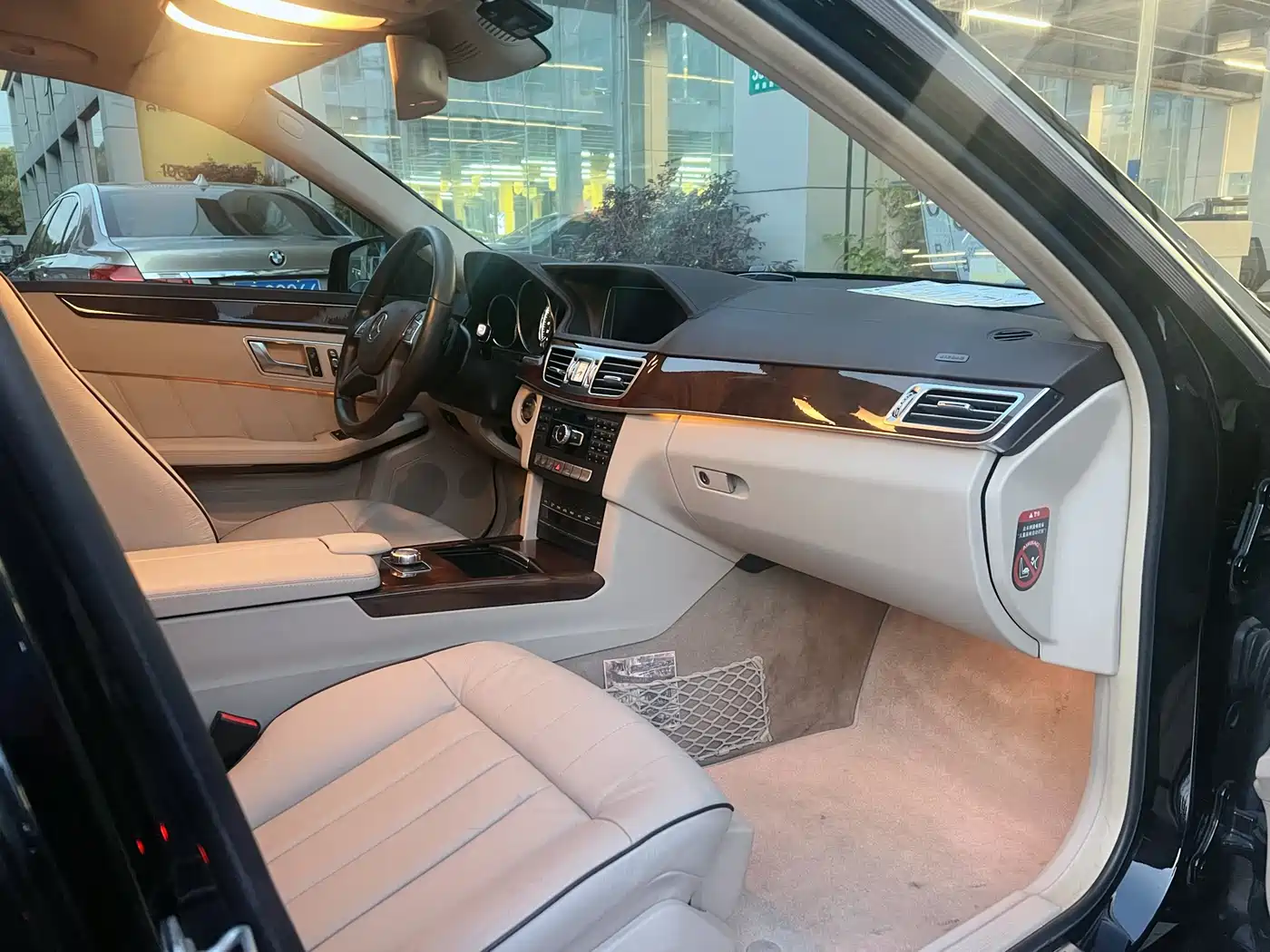 Mercedes-Benz E-Class 2015 E 320 L фото 5