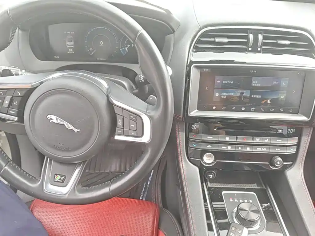 Jaguar F-PACE 2017 2016 2.0T FWD R-Sport Edition