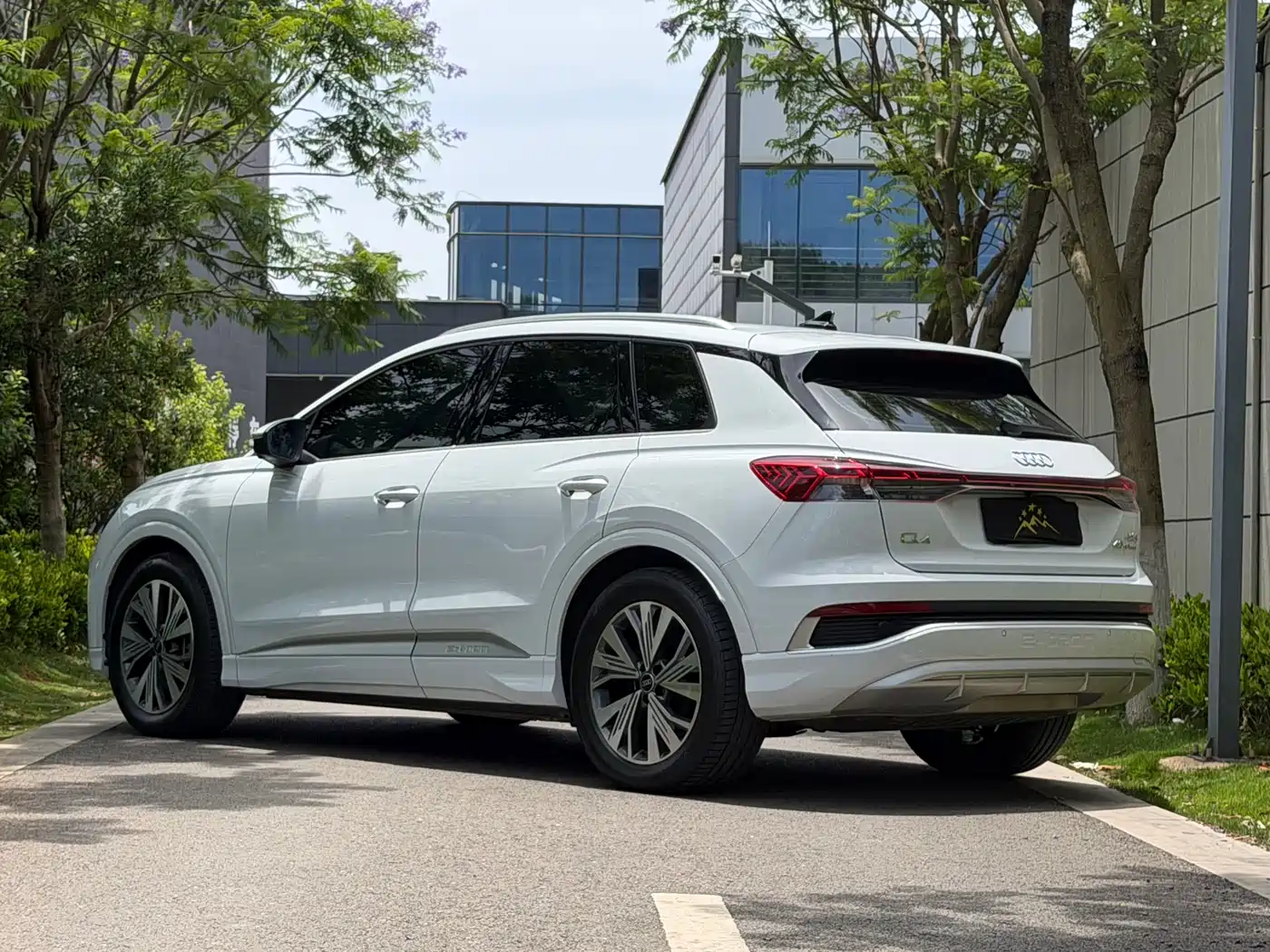Audi Q4 e-tron 2024 40 e-tron Pioneer Edition фото 4