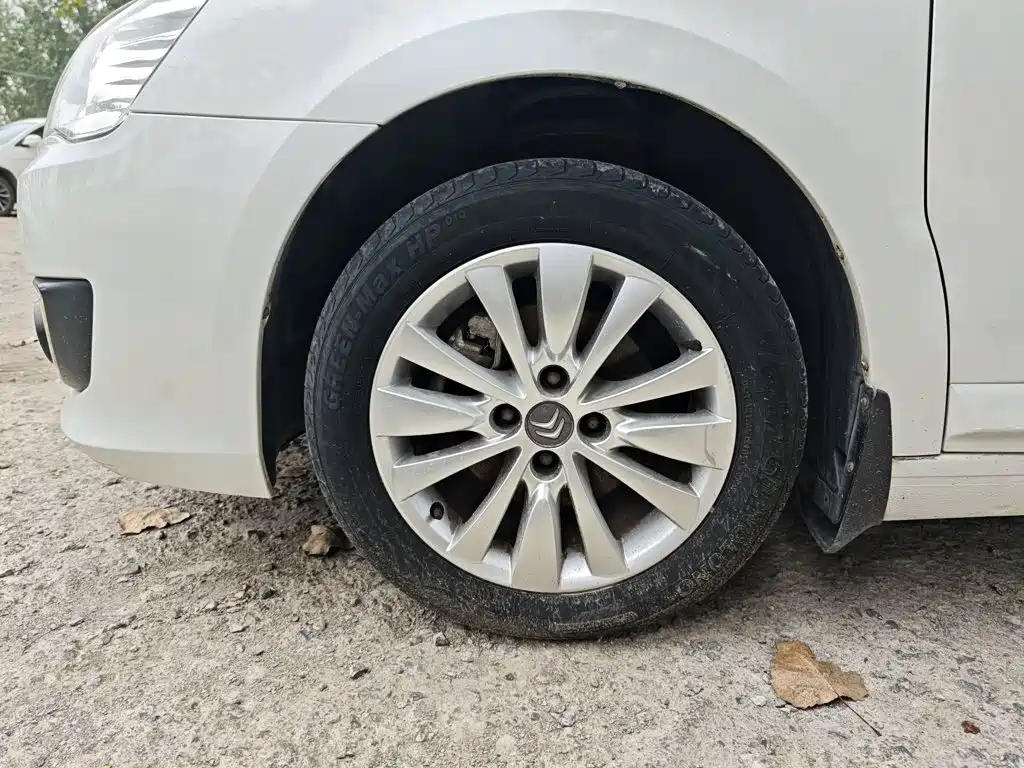 Citroën C-Quatre 2015 2013 Model Sedan 1.6L Automatic Premium Style