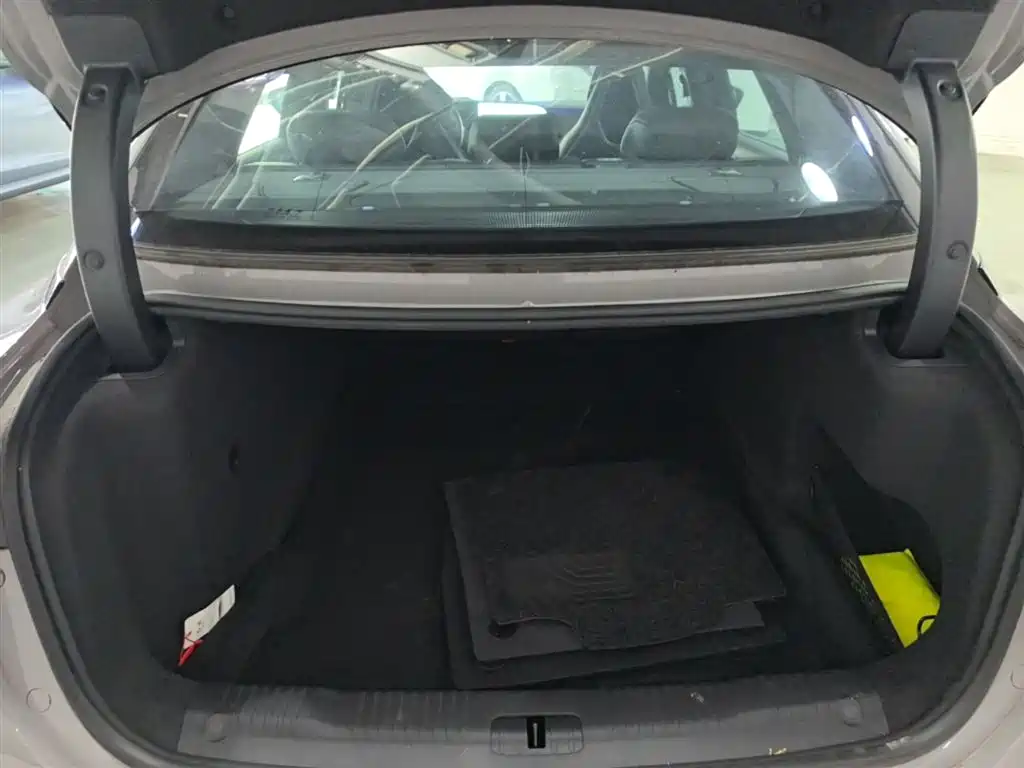 Hongqi EH7 2025 640 AWD Smart Selection Edition фото 19