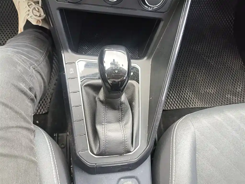 Volkswagen Lavida 2023 Xinrui 1.5L Auto Xinyi Edition фото 14