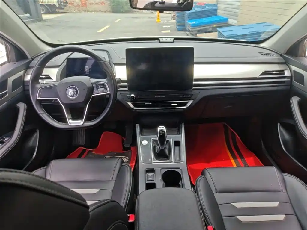 BYD Qin Pro 2018 1.5TI Automatic Smart Connected Fashion Edition фото 13