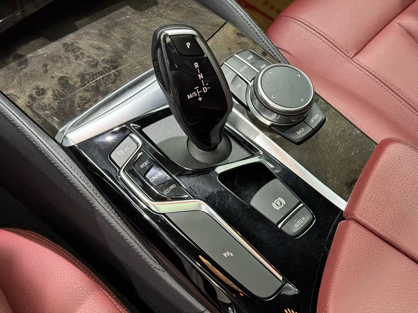 BMW 5 Series 2020 530Li Leading M Sport Package фото 11