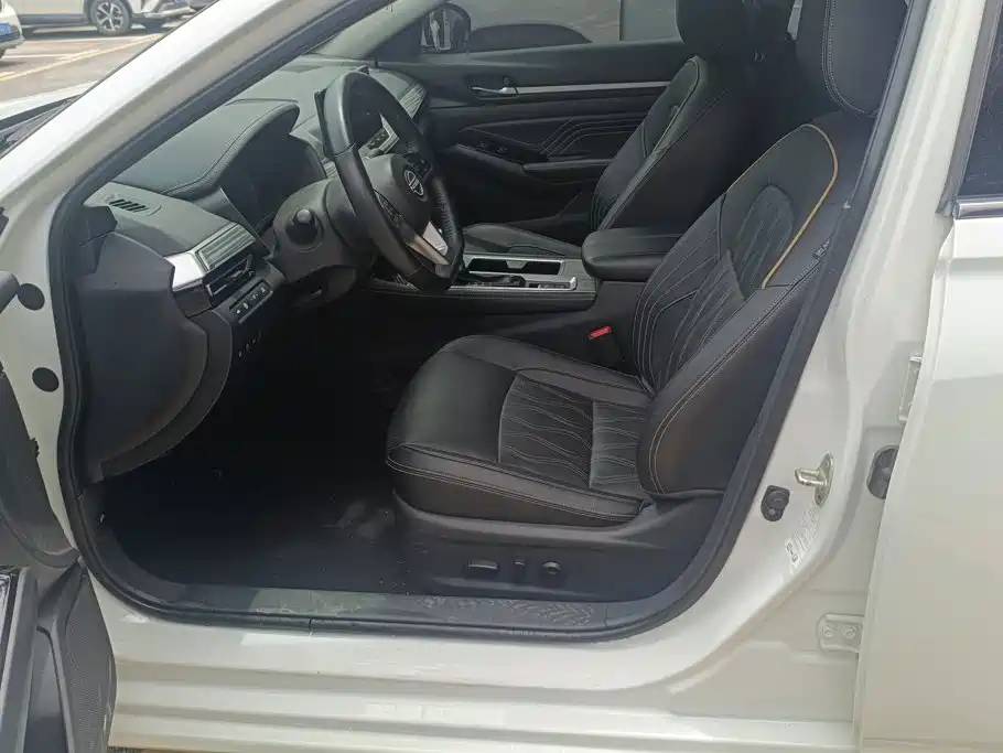 Фото 9 - Nissan Teana