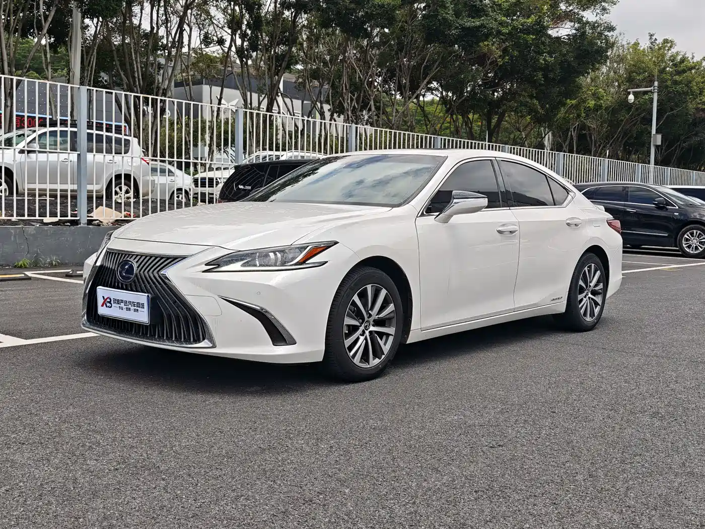 Lexus ES 2020 Model 300h Excellence Edition China V