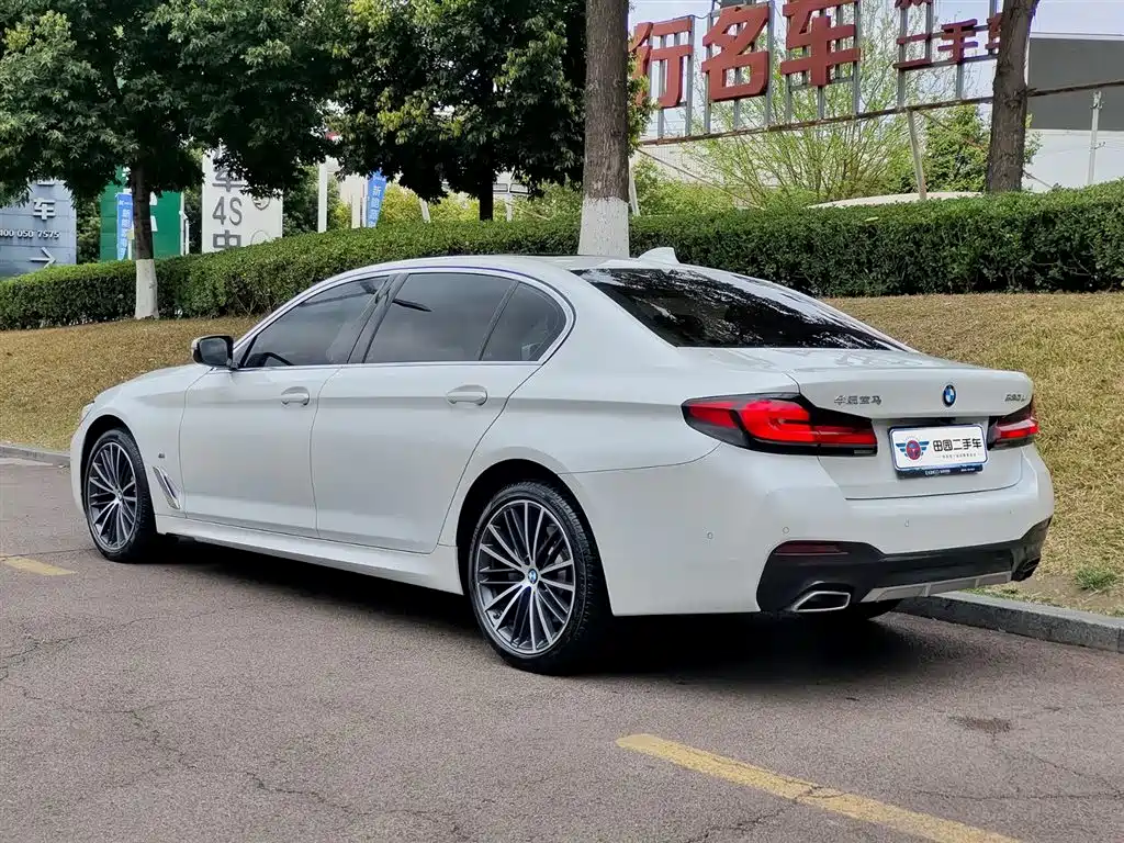 BMW 5 Series 2022 530Li Leading M Sport Package фото 4