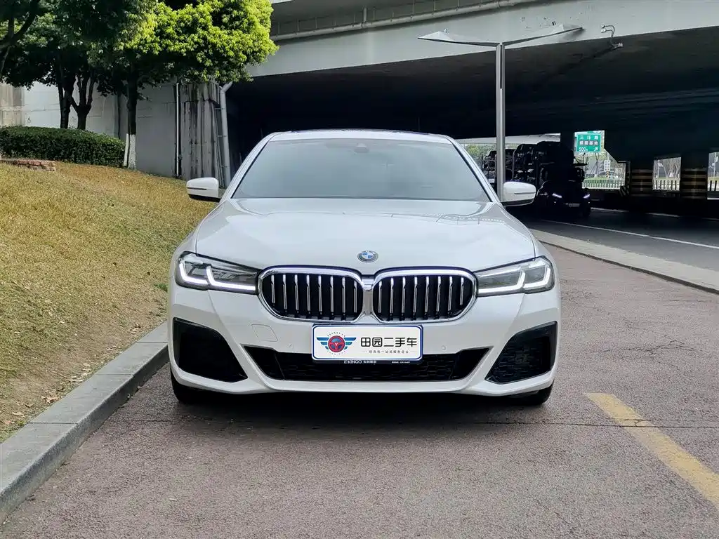 BMW 5 Series 2022 530Li Leading M Sport Package фото 2