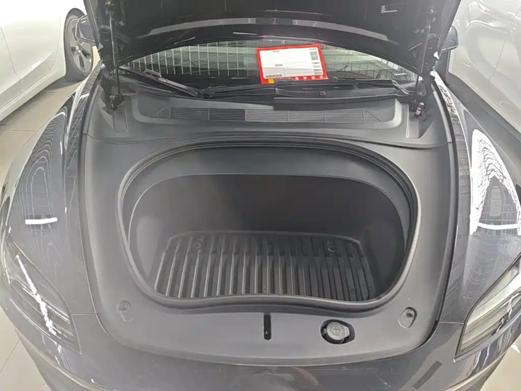 Фото 16 - Tesla Model 3