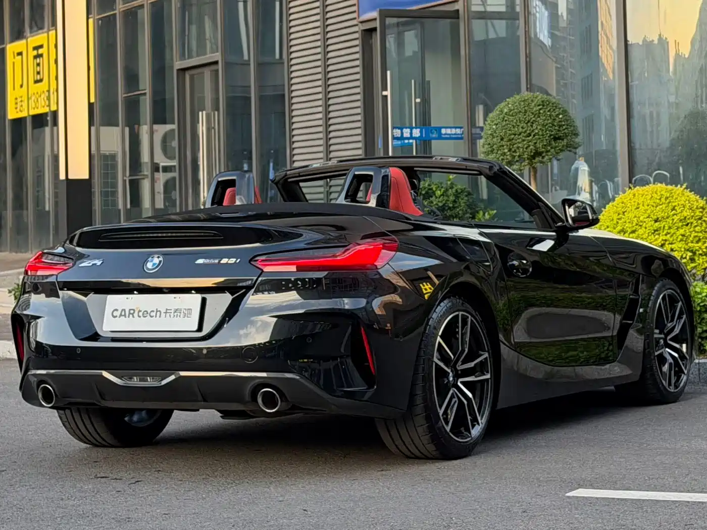 BMW Z4 2023 sDrive 25i M Sport Package фото 3