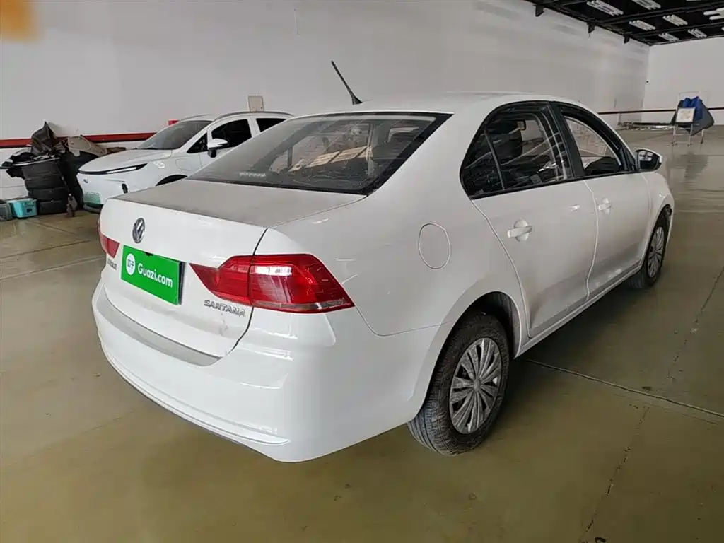 VOLKSWAGEN SANTANA