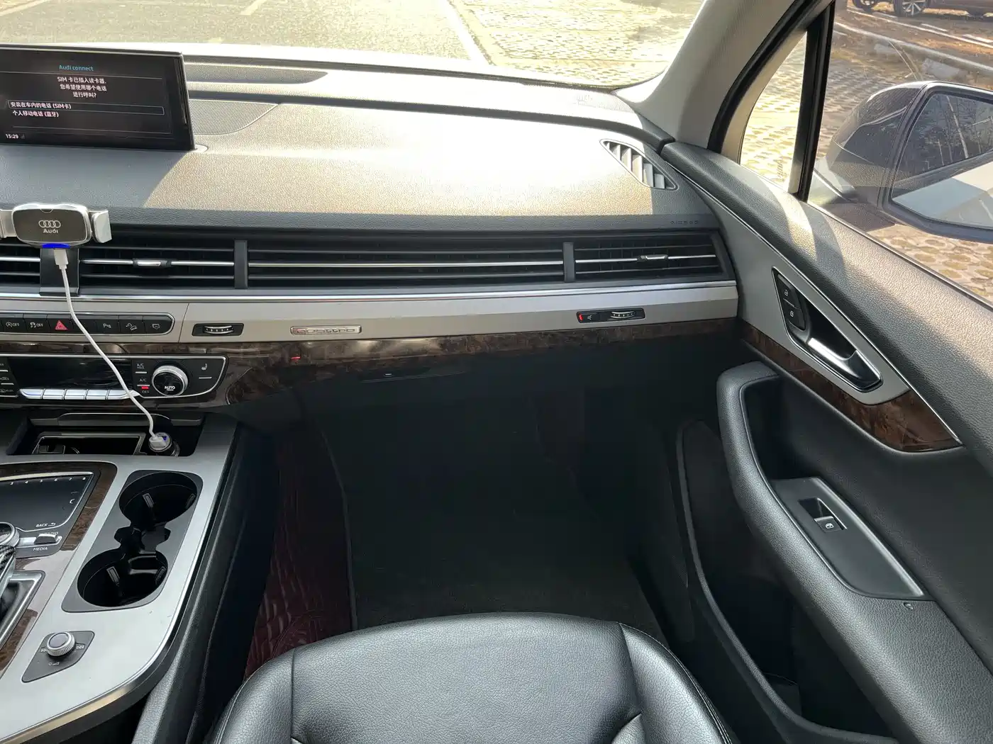 Фото 17 - Audi Q7