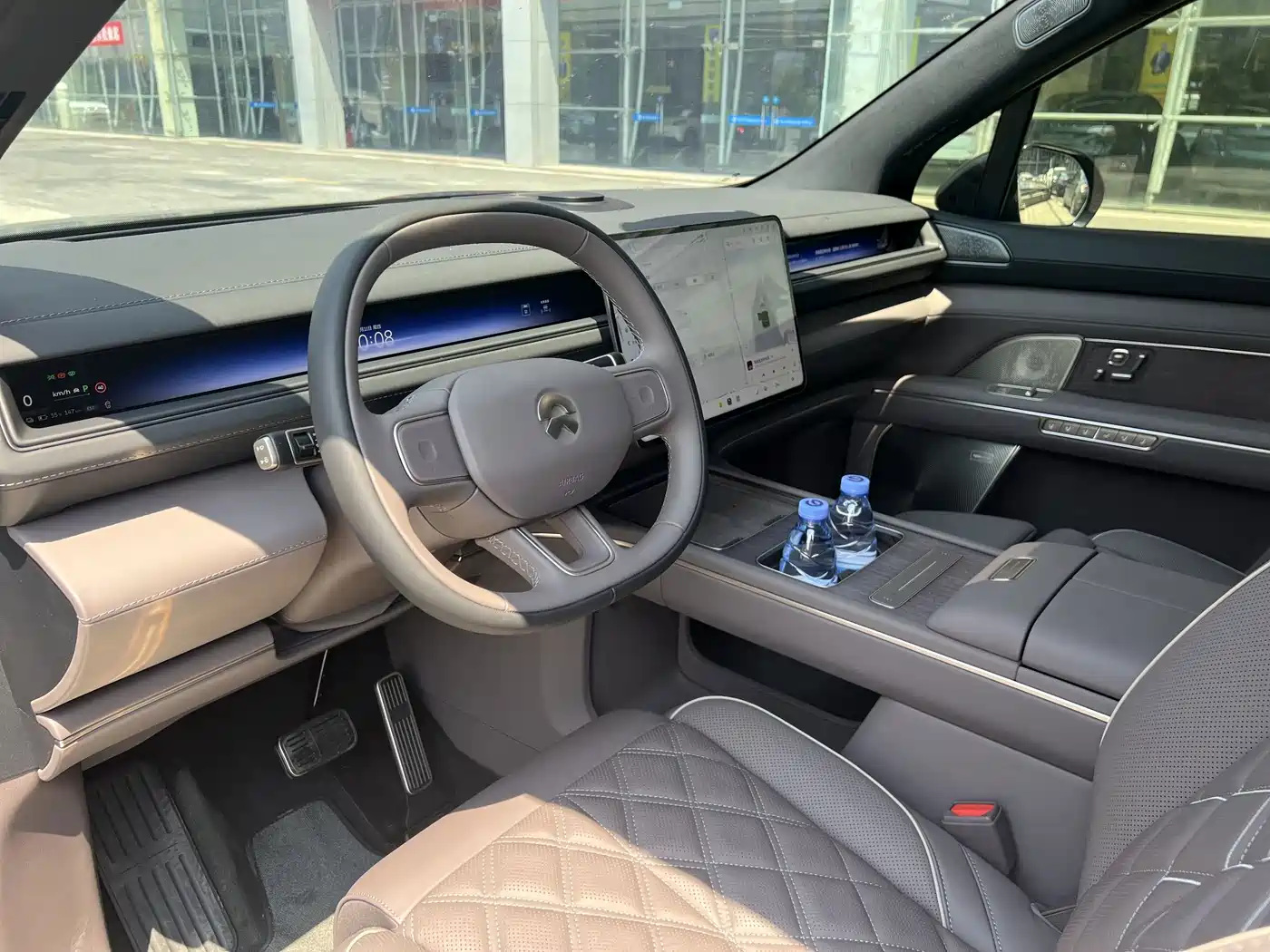 NIO ES8 2026 2025 Model 6-Seat Executive Luxury Edition