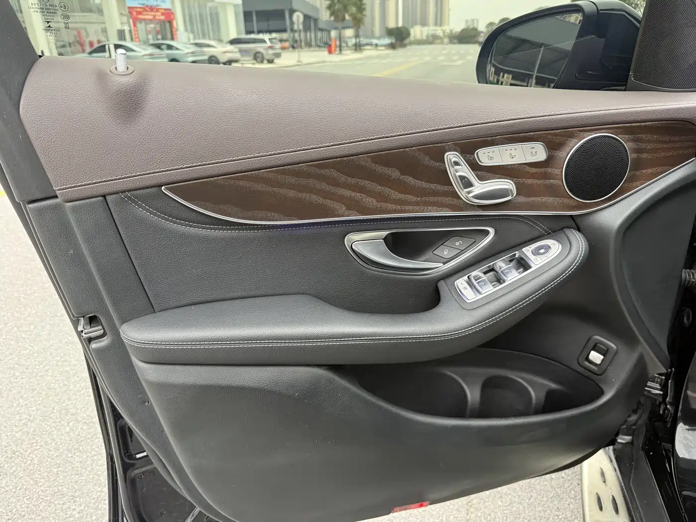 Mercedes-Benz GLC 2020 Facelift GLC 260 L 4MATIC Luxury фото 16