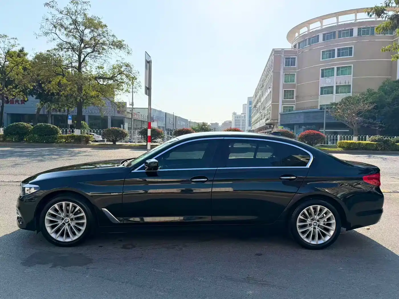 BMW 5 Series 2018 525Li Luxury Package фото 3