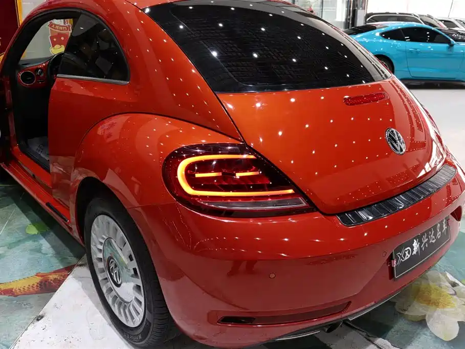 Volkswagen Beetle 2018 180TSI Joy Orange Edition фото 21