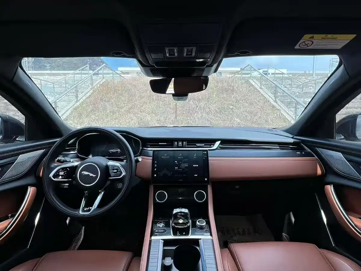 Jaguar XFL 2023 XFL 2.0T P250 2WD Elite Sport Gilded Edition фото 5