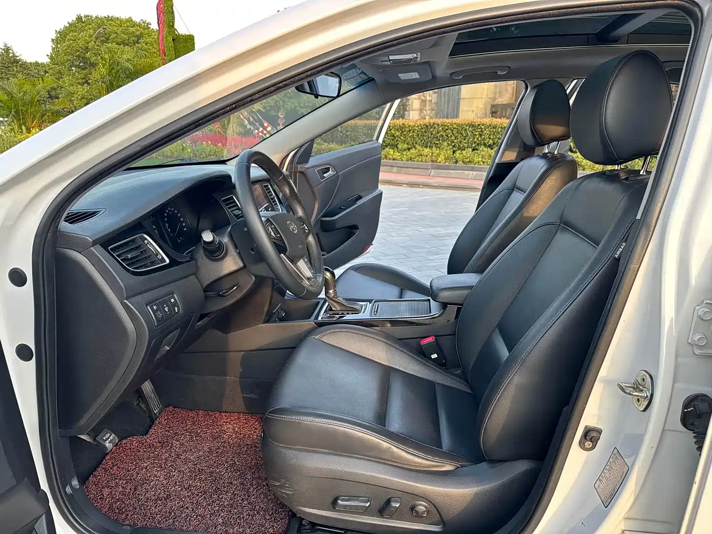 Hyundai Mistra 2016 1.8L Automatic Smart GLS фото 9